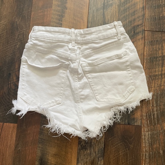 Zara high rise white denim shorts - Picture 3 of 6